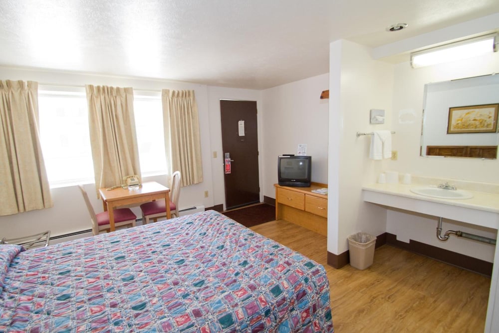 Brooks Street Motor Inn - photo 12