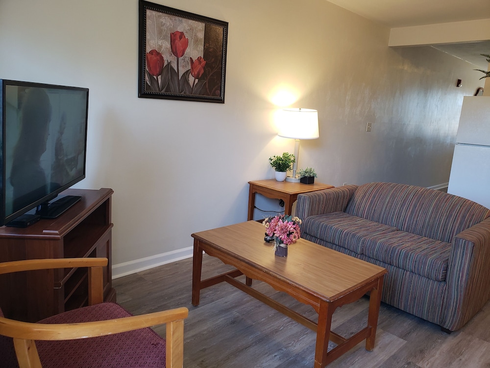 Affordable Suites Burlington - photo 32