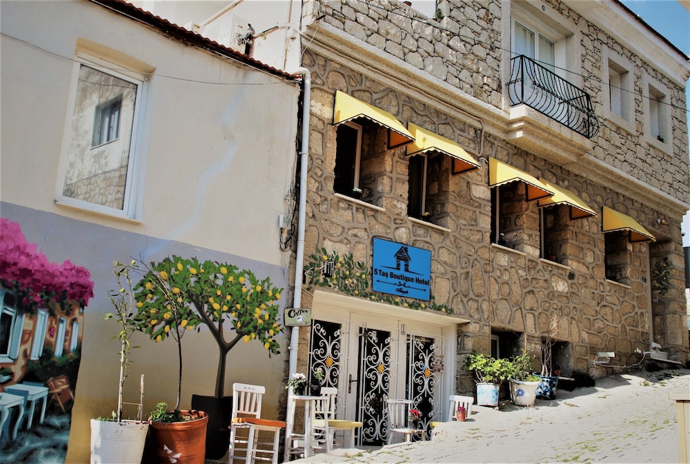 5 Tas Boutique Hotel in Alacati, Turkey