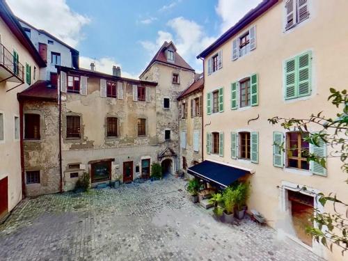 Appartement de charme au c ur de la vieille ville — 4-Star Luxury Hotel in Annecy, France