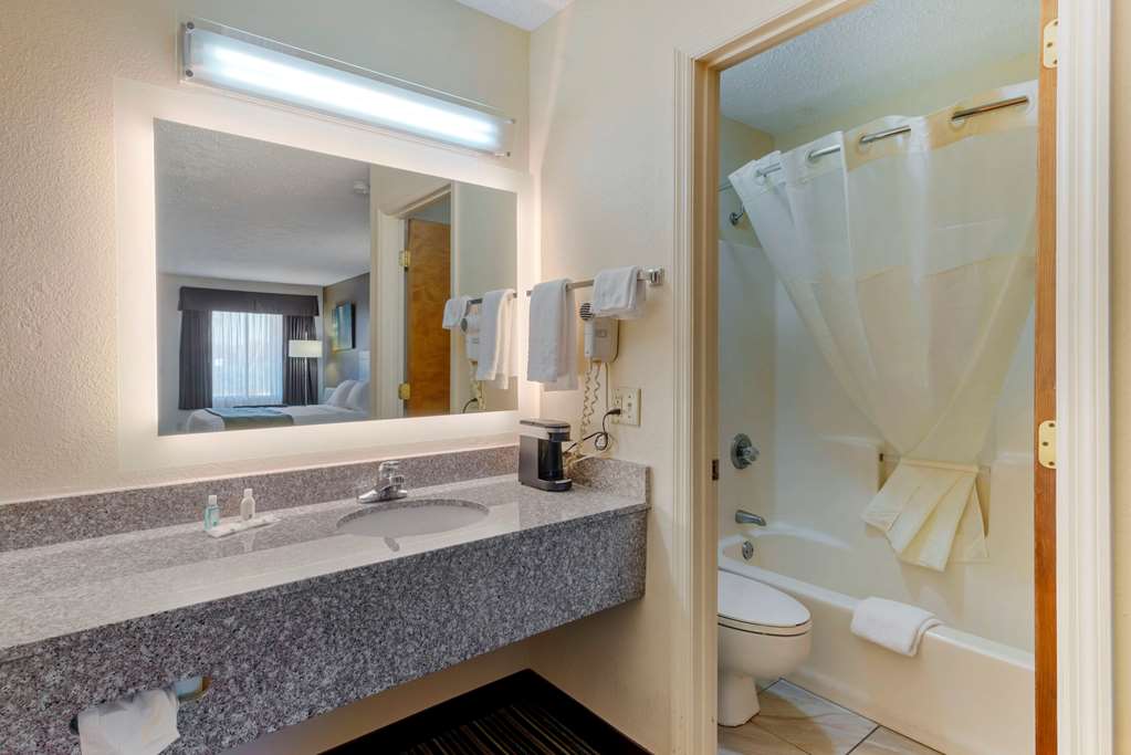 Best Western Ashburn Inn - photo 17