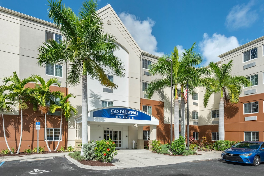 Candlewood Suites Fort Myers Sanibel Gateway an IHG Hotel - featured photo