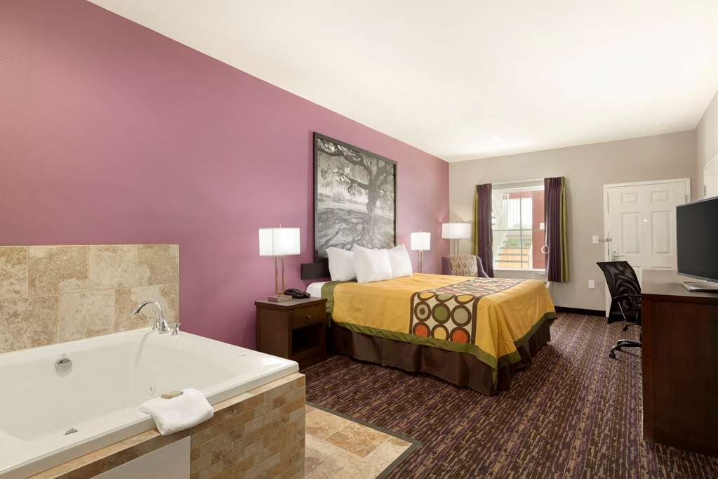 Super 8 by Wyndham Carrizo Springs - photo 15