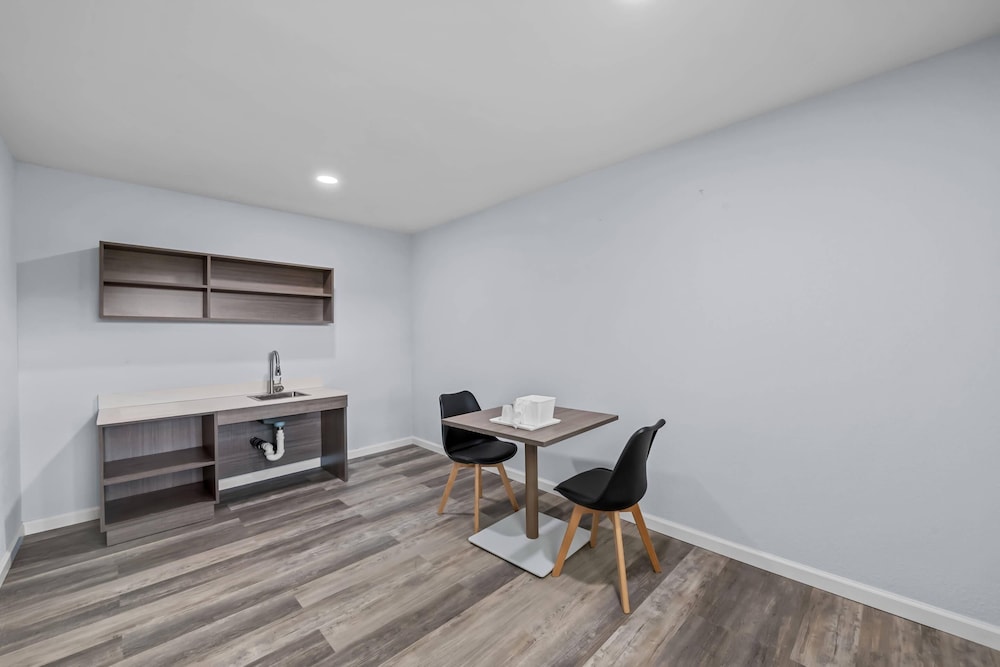 Suburban Studios Newport News Hampton - photo 33