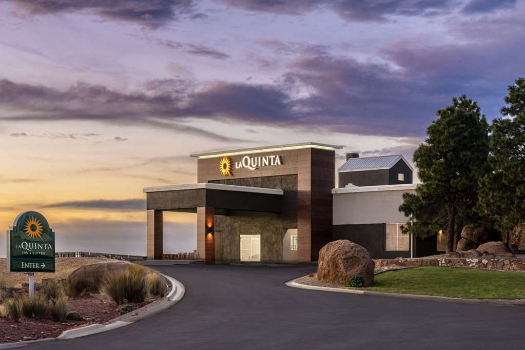La Quinta Inn & Suites by Wyndham Santa Rosa - photo 2