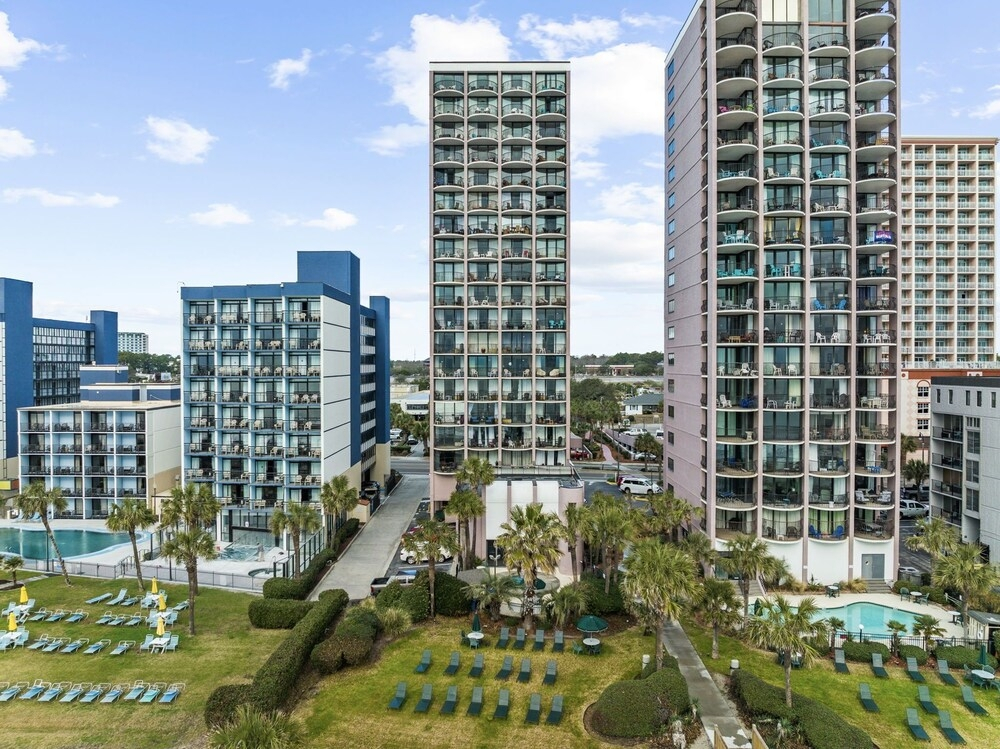 Ocean Front 53 Steps — 4-Star Luxury Hotel in Myrtle Beach, United States