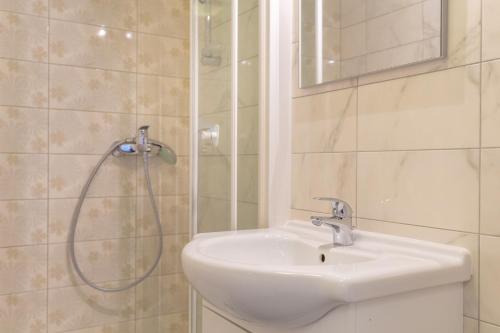 City wall's studio apartment