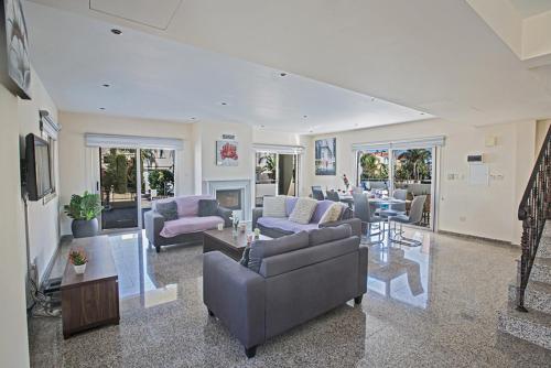 Luxury Villa in Cyprus near Beach Protaras Villa 1255 — 4-Star Luxury Hotel in Paralimni, Cyprus