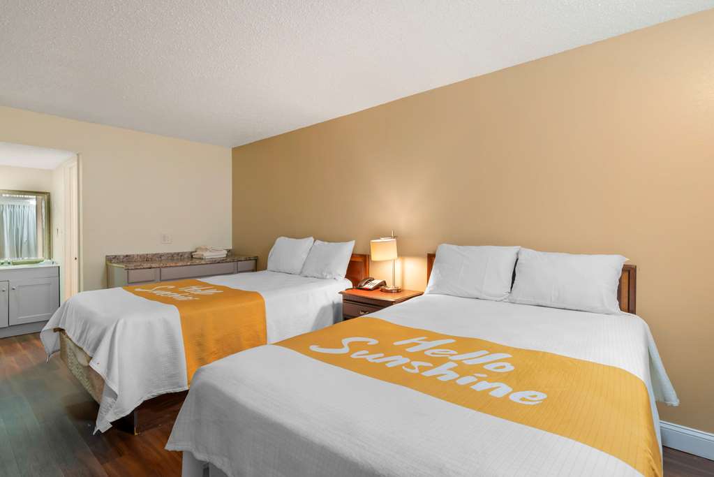 Rodeway Inn Colonial Heights I 95 - photo 14