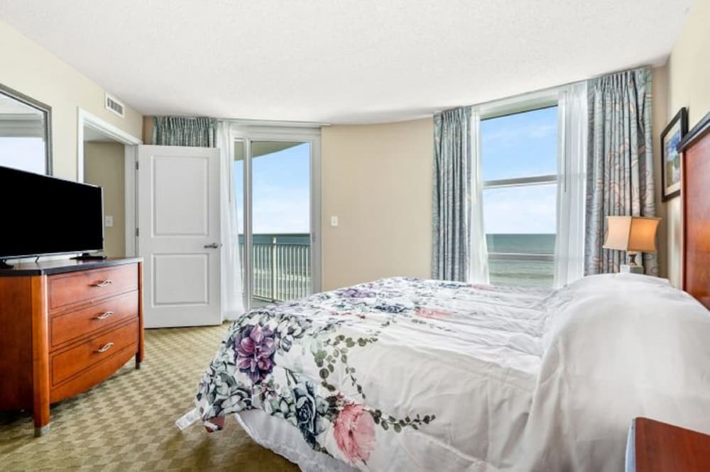 Units at Sandy Beach Resort by Elliott Beach Rentals - photo 4