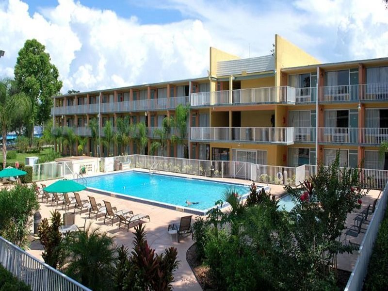 Howard Johnson Inn Tropical Palms Kissimmee - photo 17