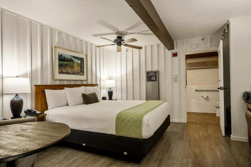El Pueblo Inn - photo 27