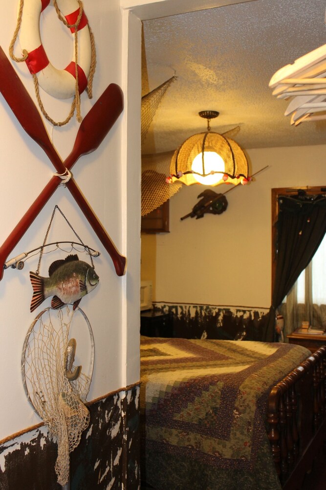 Black Bear Motel - photo 10