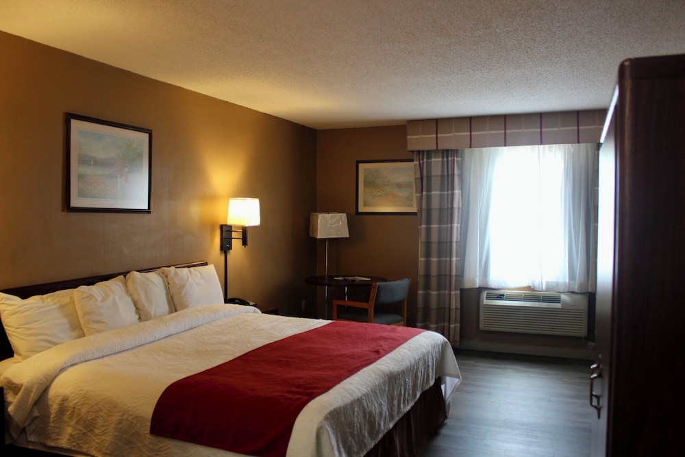 Eastwood Inn - photo 5