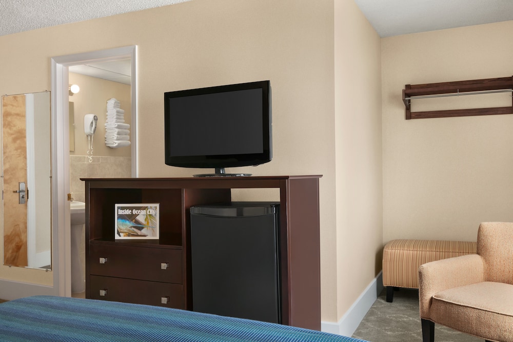 Harrison Hall Hotel - photo 26