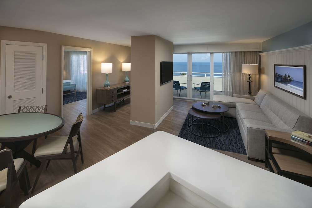 Edgewater Beach Hotel - photo 13