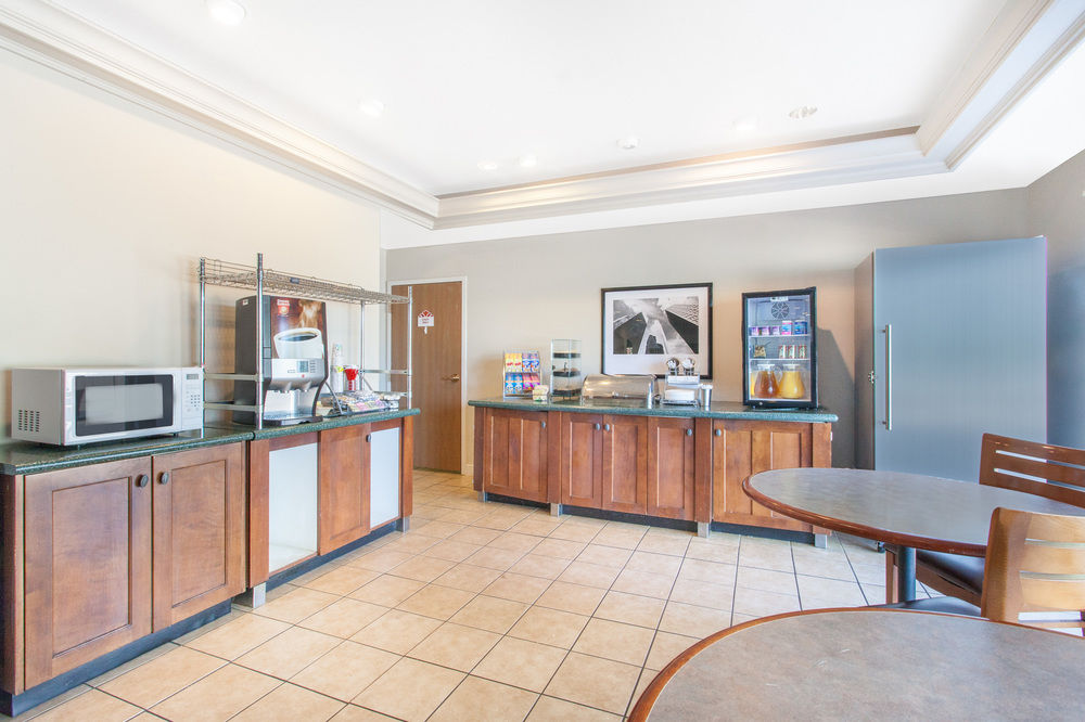 Hawthorn Suites by Wyndham Holland Toledo Area - photo 31