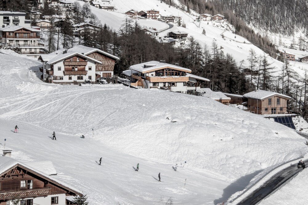 Leni Mountain Appartements — 4-Star Luxury Hotel in Soelden, Austria