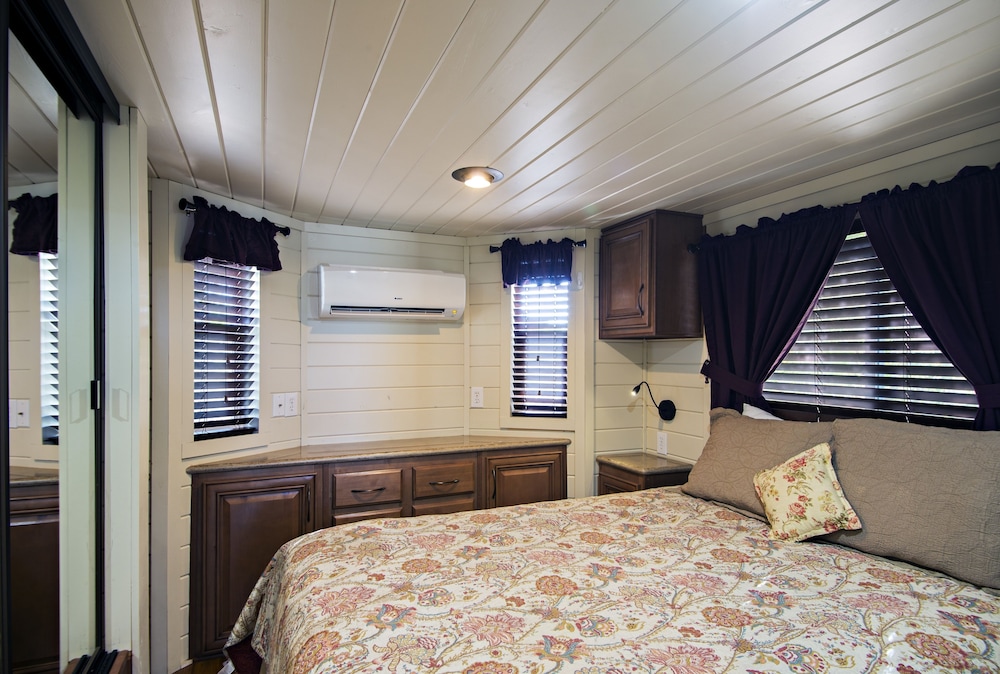 Vines RV Resort - photo 6