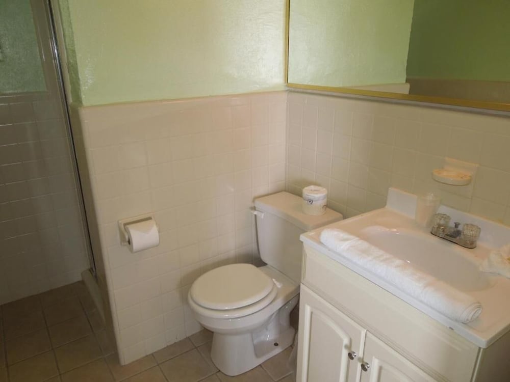 The Sifting Sands Motel - photo 26