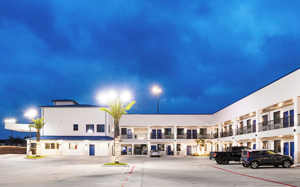 Palace Inn Blue Edgebrook - photo 45