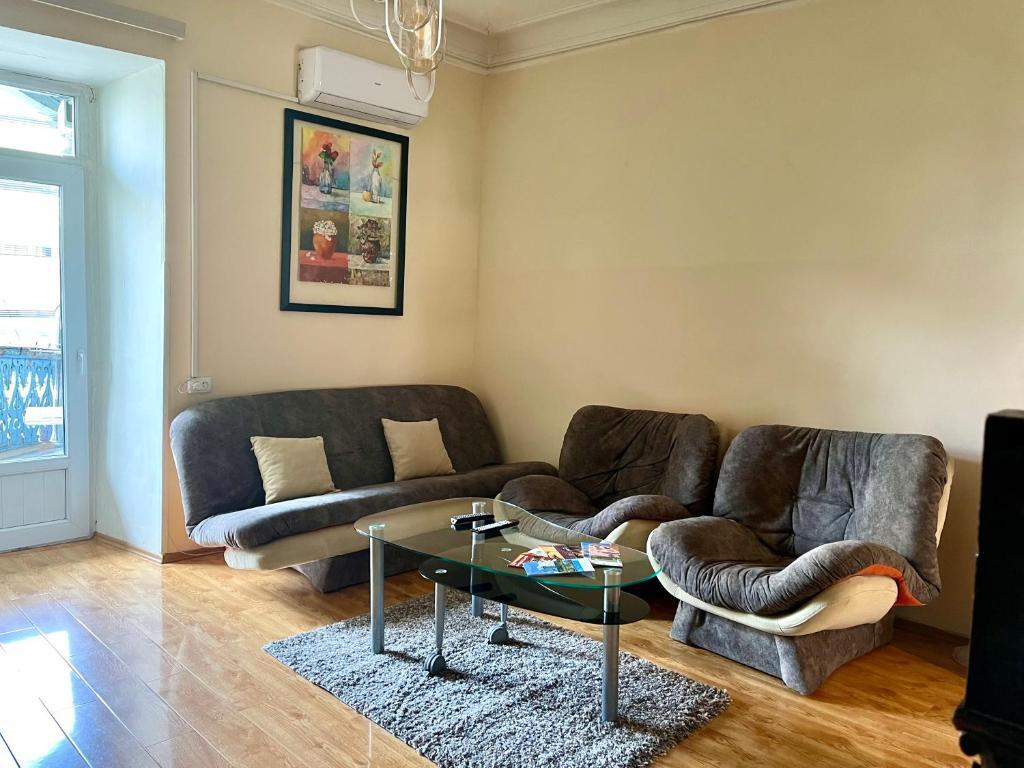 Apartment in Old Tbilisi Orbeliani Square