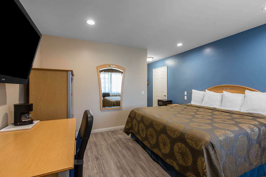 Rodeway Inn Escondido Downtown - photo 23