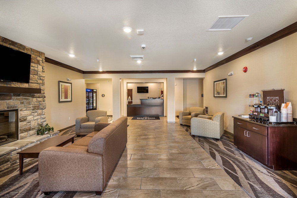 Cobblestone Hotel & Suites Victor - photo 3