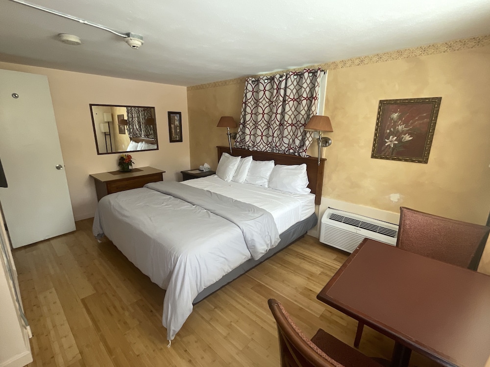 Aquastar Inn - photo 11