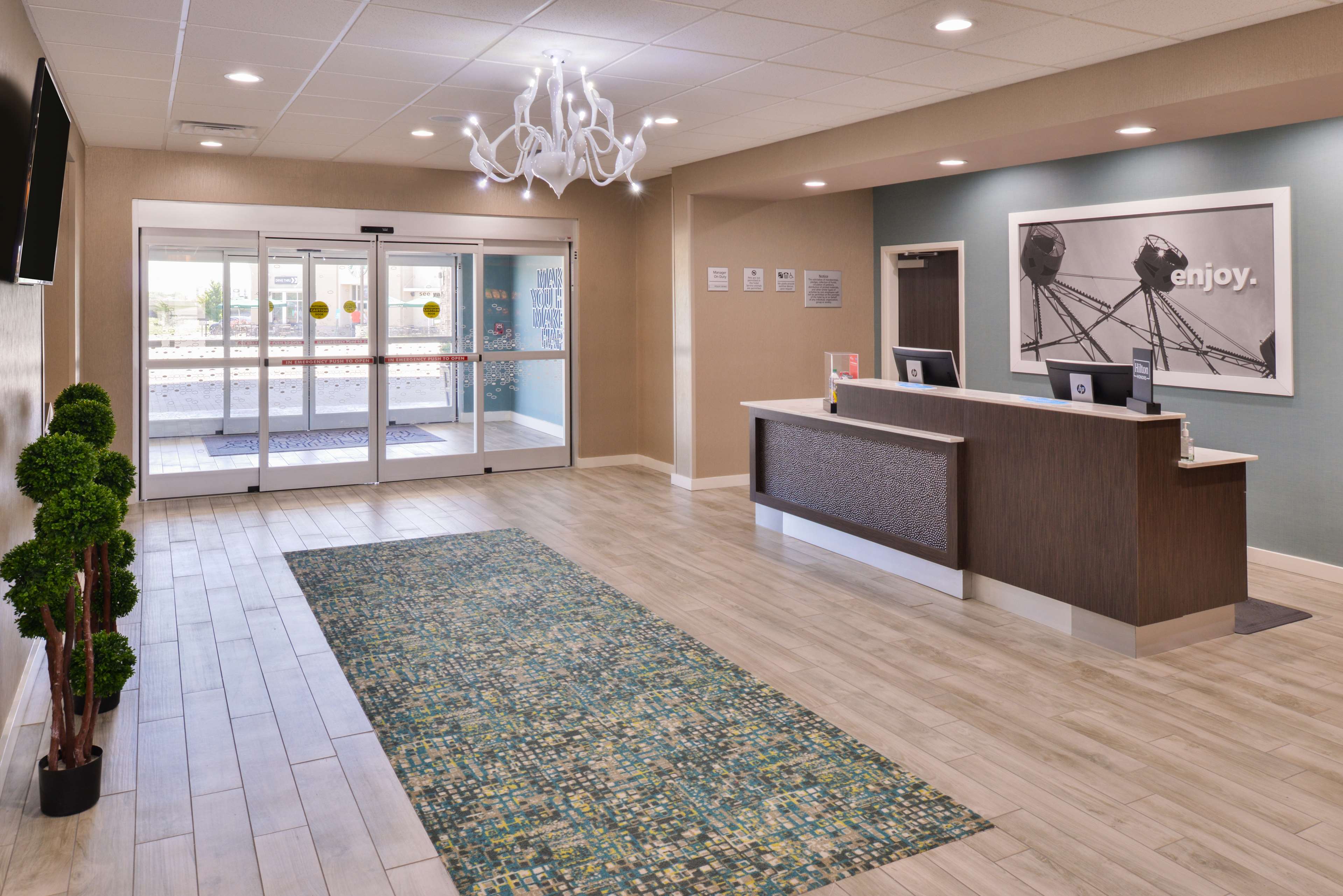 Hampton Inn Emporia - photo 4