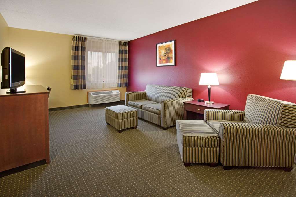Ramada by Wyndham Bettendorf - photo 10