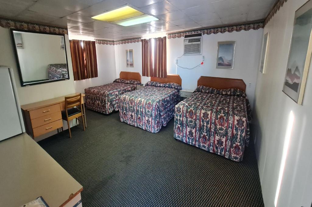 DuBois Manor Motel - photo 25