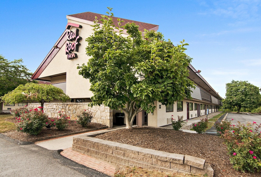 Red Roof Inn Fairmont - photo 25