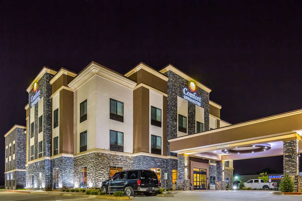 Comfort Inn & Suites Moore Oklahoma City in Moore, United States