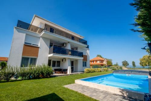 TemOro Apartman Green — 4-Star Luxury Hotel in Siofok, Hungary
