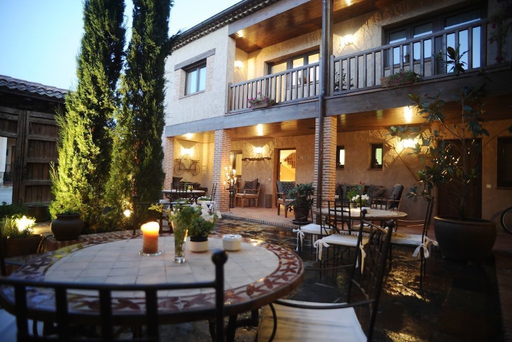 Solaz del Moros — 4-Star Luxury Hotel in Anaya, Spain