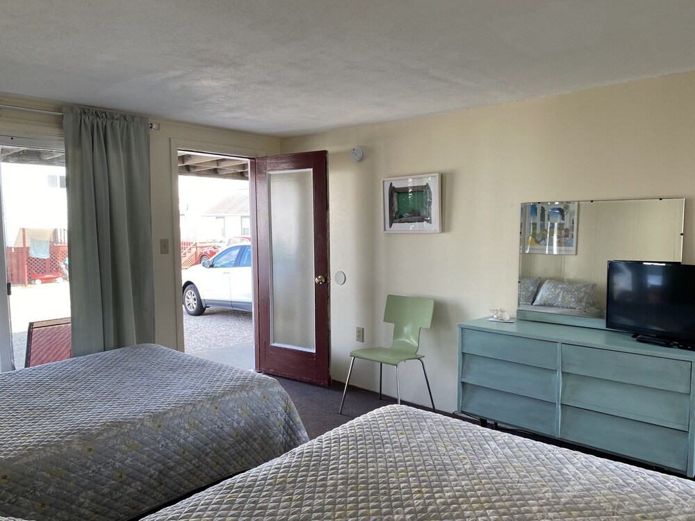 Grand View Motel - photo 18