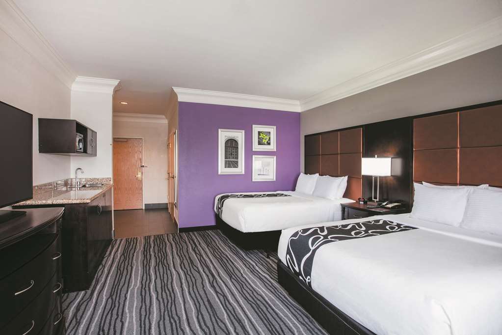 La Quinta Inn & Suites by Wyndham Dublin Pleasanton - photo 13