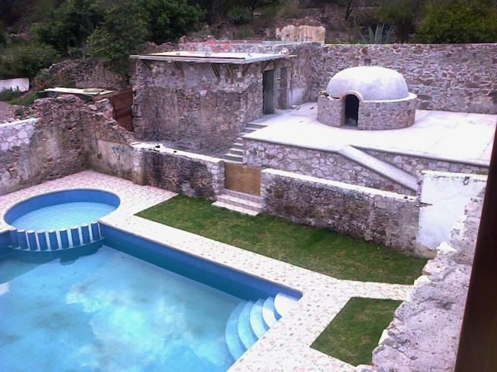 Hotel Hacienda ecoturistica la Salitrera - carbon neutral hotel in Colon
