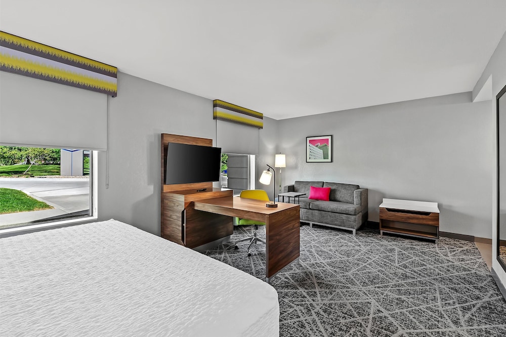 Hampton Inn Omaha West Dodge Road - photo 9