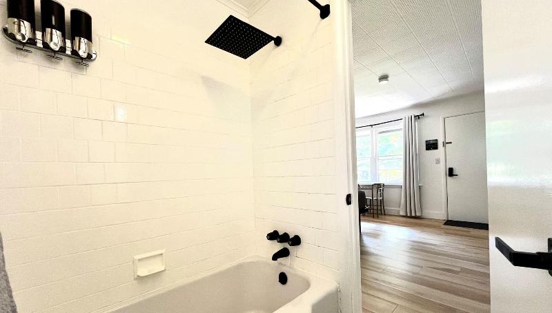 Motel Luzerne - photo 157