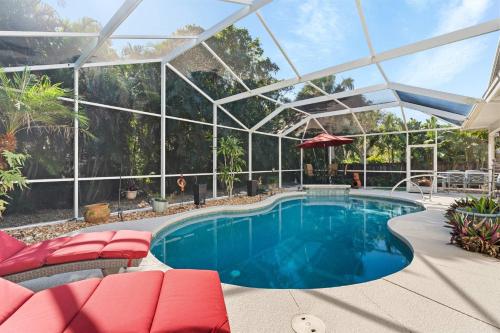Pet Friendly Pool Home in River Reach of Naples FL — 4-Star Luxury Hotel in Naples, United States
