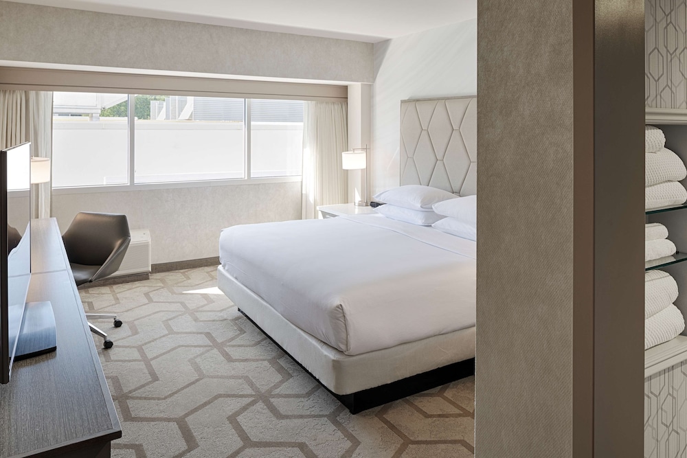 The Kingsley Bloomfield Hills a DoubleTree by Hilton - photo 42