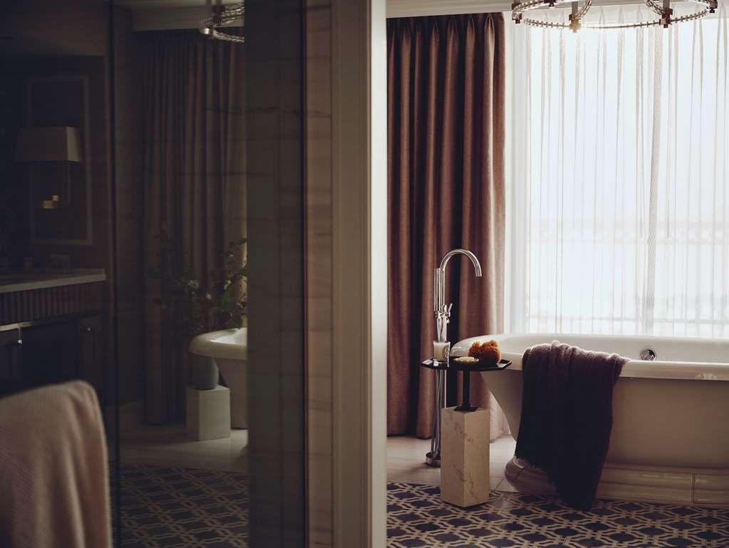 Boston Harbor Hotel - photo 9
