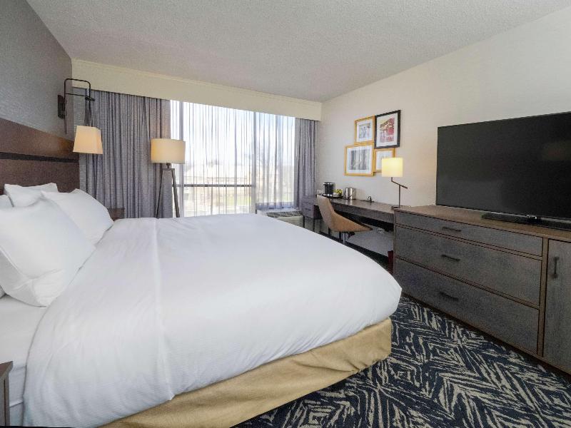 DoubleTree by Hilton Jamestown - photo 24