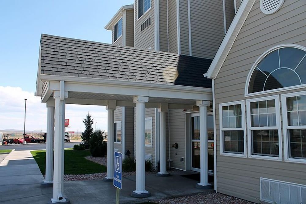 Microtel Inn and Suites by Wyndham Rawlins - photo 18