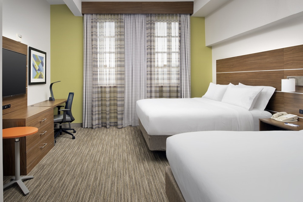 Holiday Inn Express San Antonio N Riverwalk Area by IHG - photo 3