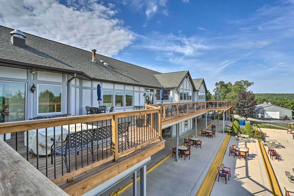 Deck Fire Pit And Pool Access at Poconos Retreat - photo 29