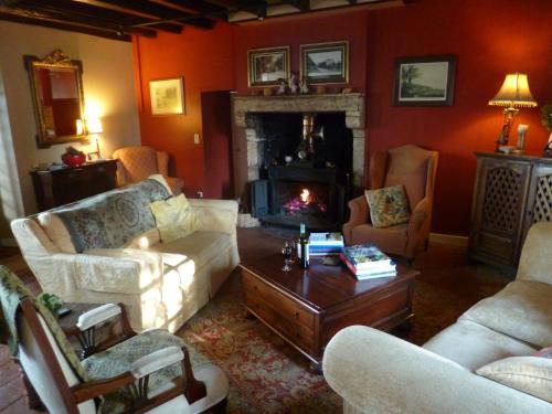 Le Canard au Parapluie Rouge in Tours, France
