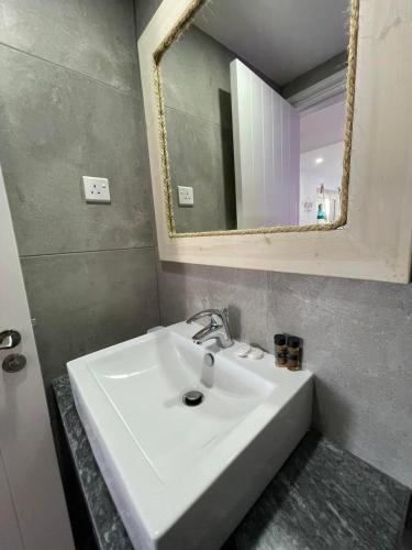 Ocean Dreams Suites By the Harbour